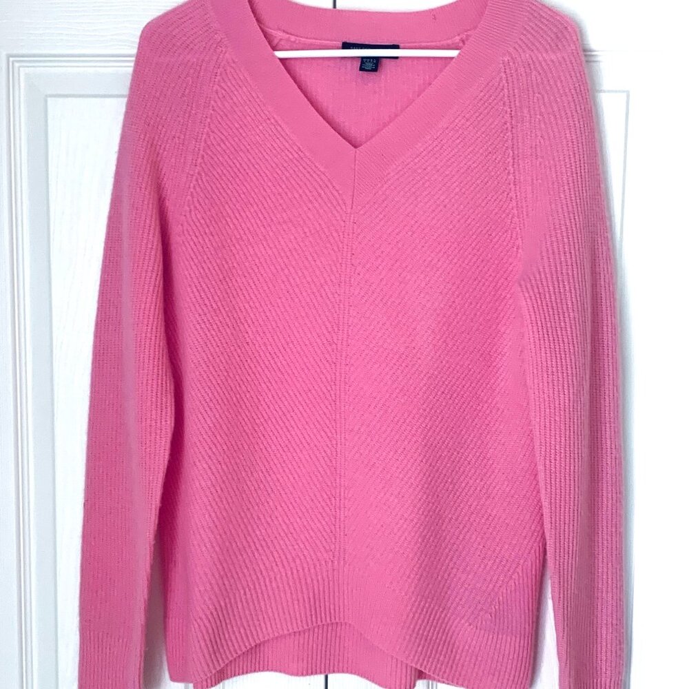 CASHMERE Saks Fifth Ave Pink V Neck Long Sleeves LUXURY PERSONIFIED